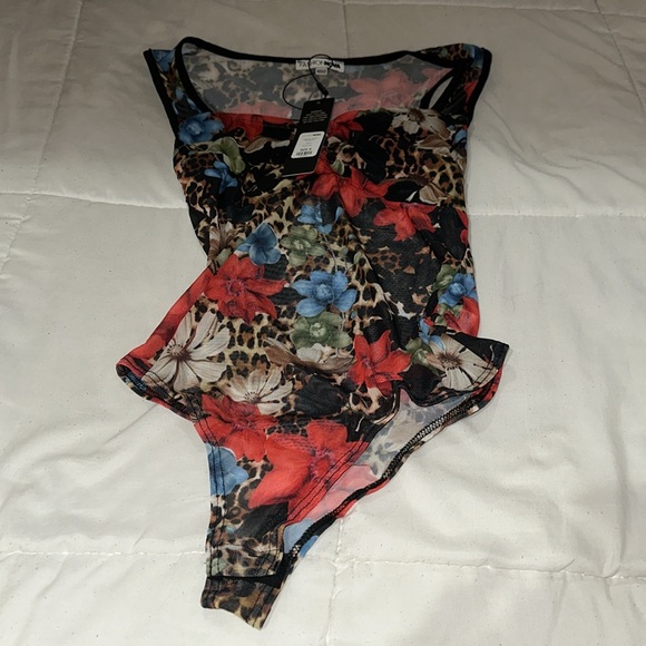 NWT Fashion Nova jasmine mesh bodysuit. Size small. - Picture 3 of 4